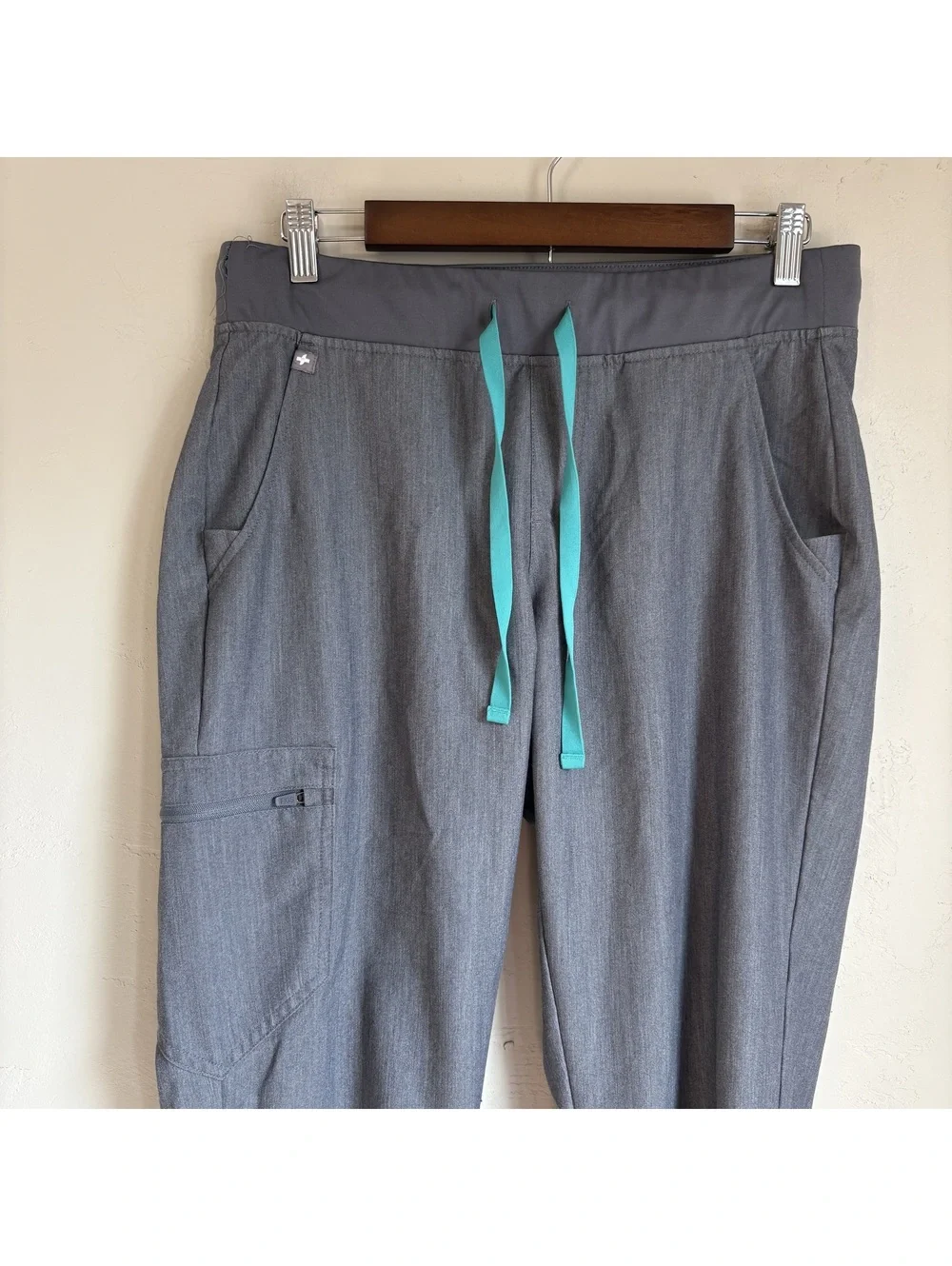 FIGS Technical Collection Zamora Jogger Scrub Pants Heather Gray Size M